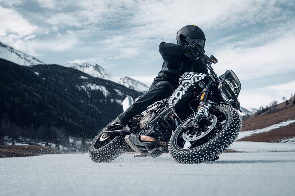 The Husqvarna Svartpilen 801: Husqvarna expands its motorcycle range Svartpilen 801 Camouflage 2024 2