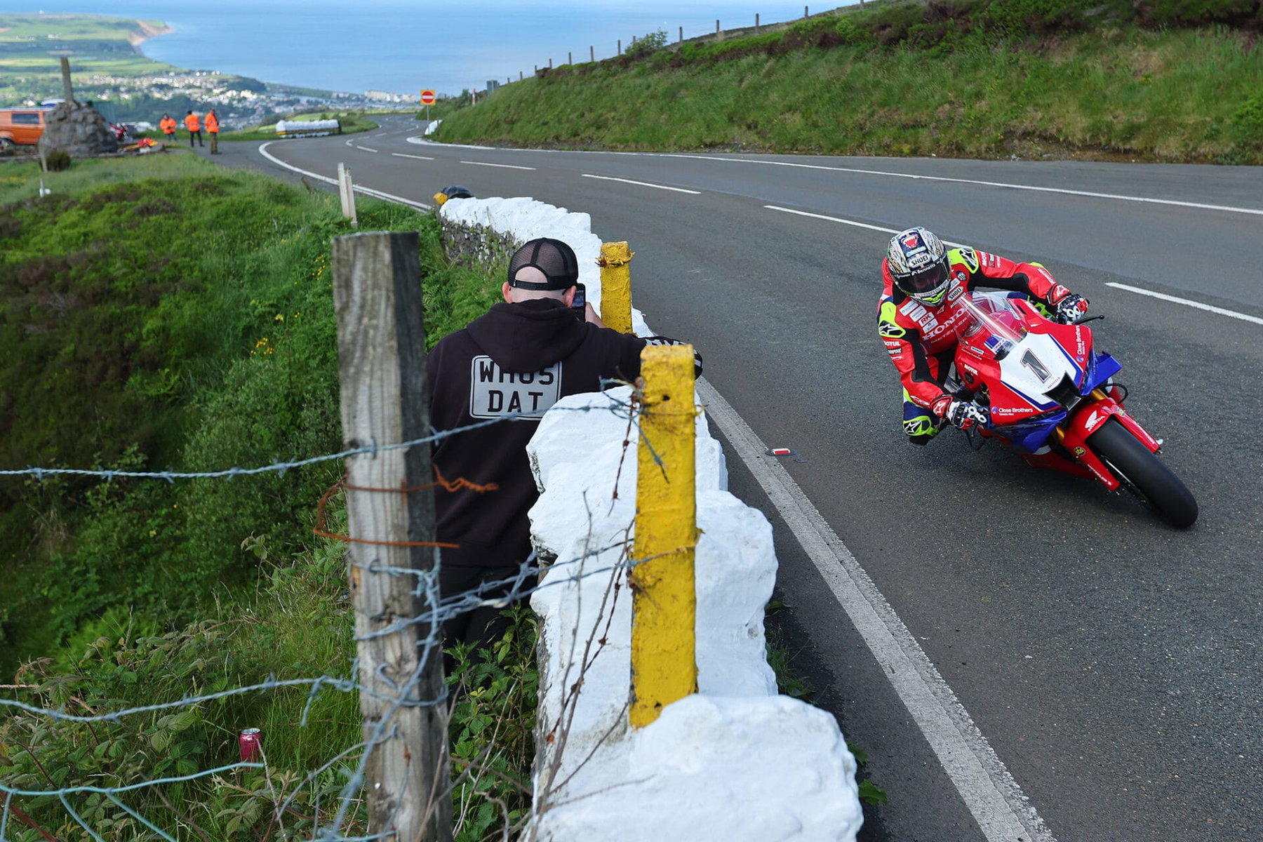 John McGuinness bei der TT 2024 im freien Training auf dem Mountain Course