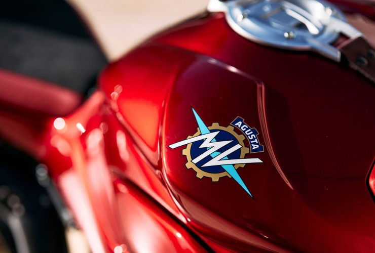 MV Agusta aims for stable sales figures for 2025 – challenges posed by KTM crisis and new goals 42 MV Agusta Superveloce 1000 Serie Oro 4