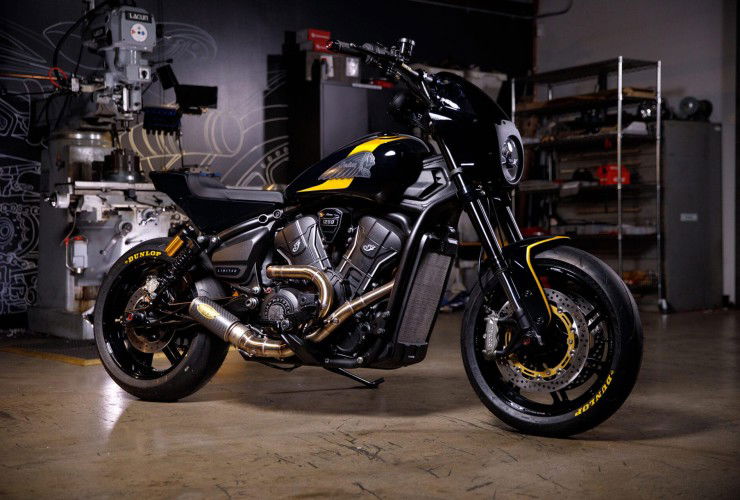 Joshua Dun erhält seine neue Indian Scout 78 RDS Indian Scout fuer Joshua Dun 18