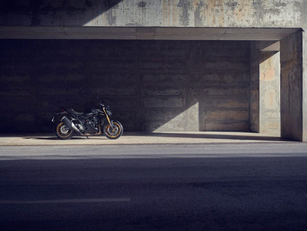 497851 25YM Honda CB1000 Hornet press kit