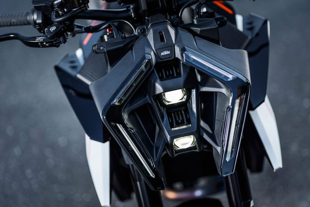 638386 MY25 KTM 990 DUKE R DETAILS PARTS Details Parts DETAILS PARTS 02 STATIC IMAGES