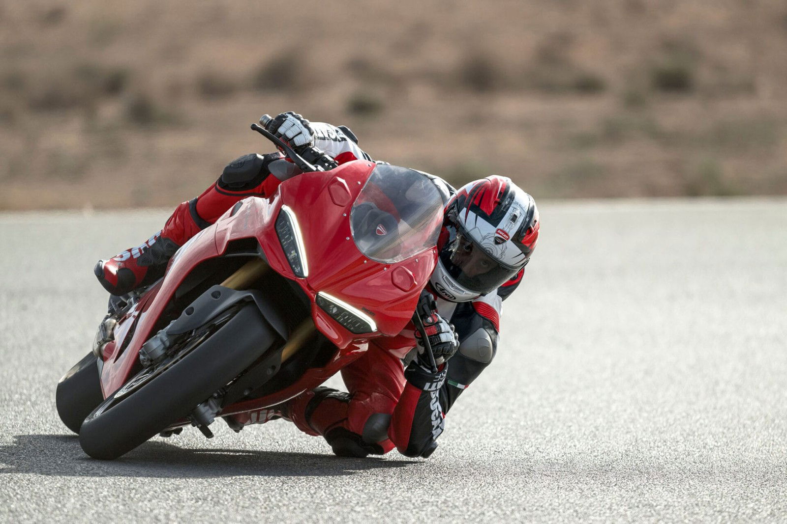 Ducati Panigale V2: A new era for the twin-cylinder sports bike 25 MY25 PANIGALE V2S DINAMICHE 12 UC719966 High