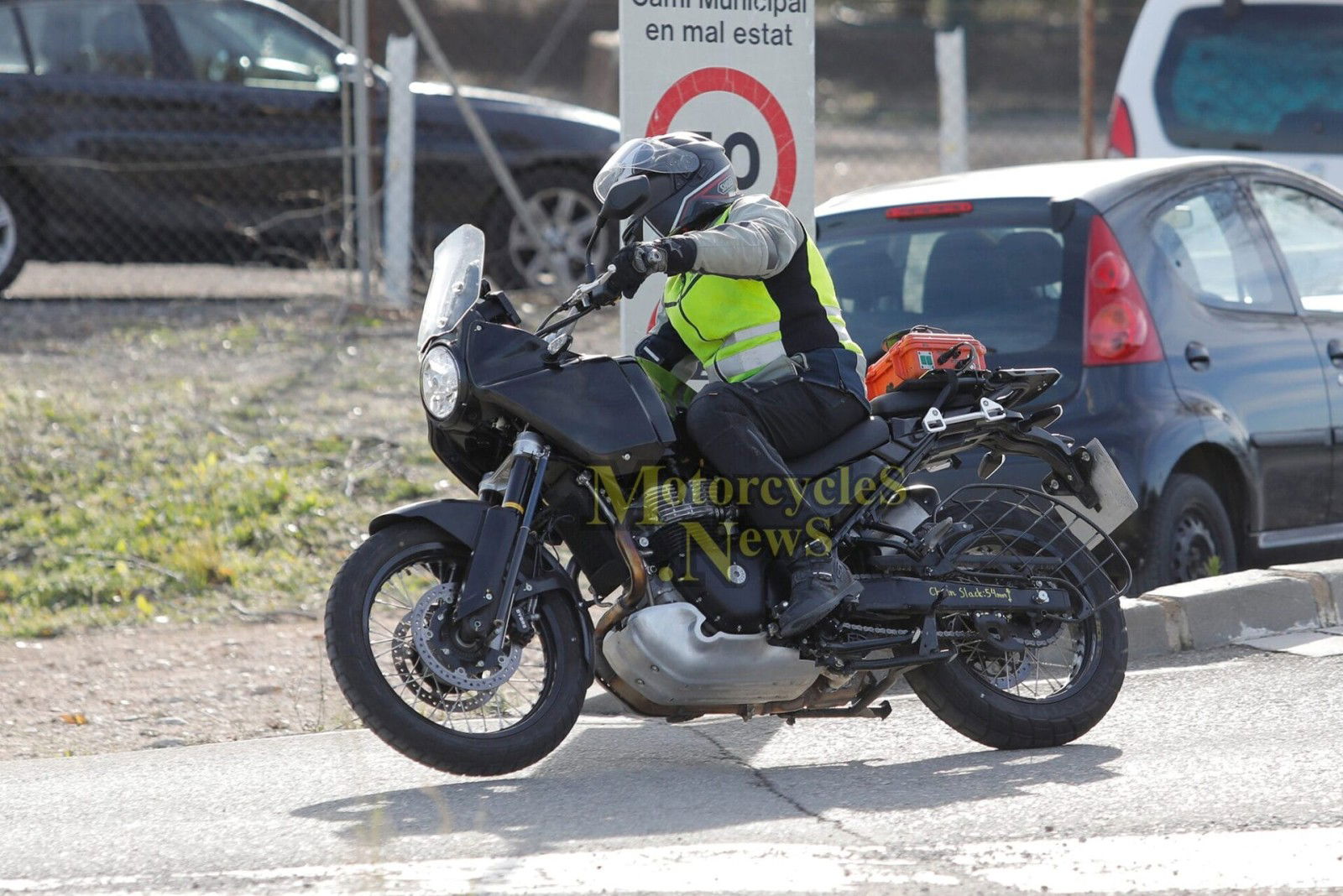 Royal Enfield Himalayan 750 – Expected debut at EICMA 2025 25 Royal Enfield Himalayan 650 Erlkoenig 2