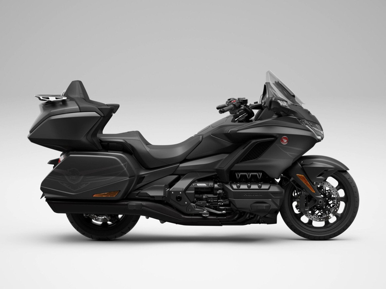 Honda Kumamoto produziert wieder: Gold Wing und Super Cub laufen an 527292 25YM HONDA GL1800 GOLD WING TOUR