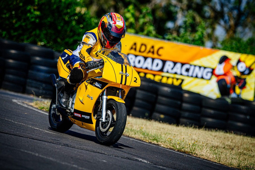 d9762c90fb7b18945bb4d622f7686a30