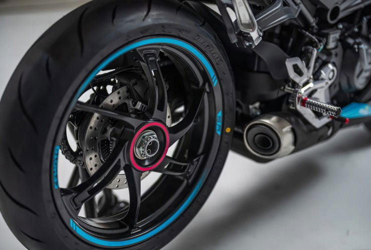 CFMoto unter neuer Führung: Leeb GmbH übernimmt Motorradvertrieb in Deutschland und Österreich 60 CFMoto 450 SR Aspar 2 1