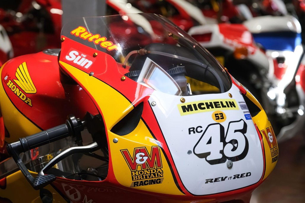 Legendäre Honda RVF750 V&M RC45 steht zum Verkauf – Ein Stück Rennsportgeschichte 30 Honda RVF750 6 1