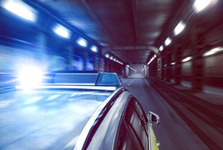 Polizei stoppt mutmaßliches illegales Rennen in Hilden – Drei Fahrzeuge beschlagnahmt 60 Streifenwagen Verfolgung