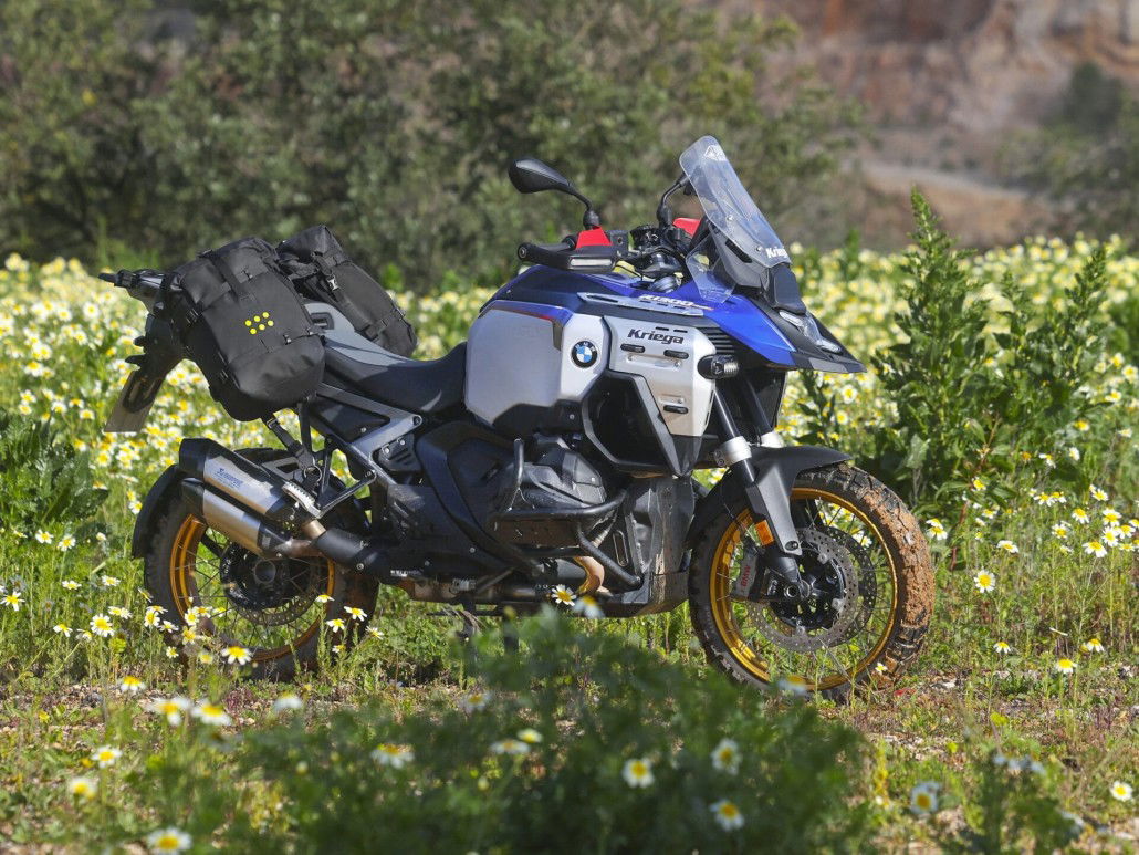 Kriega OS-BASE HIMALAYAN: Rackless-Abenteuertaschen für die Royal Enfield 9 kriega os basegs 1300adv 2jpg
