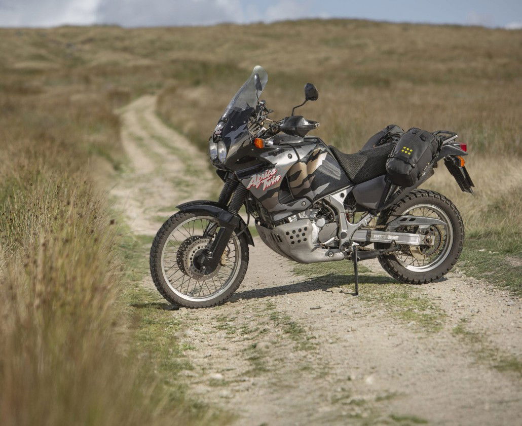 Kriega OS-BASE HIMALAYAN: Rackless-Abenteuertaschen für die Royal Enfield 13 os base adv af750