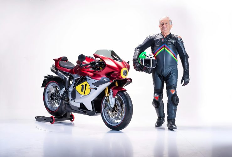 MV Agusta Superveloce 1000 Ago: A tribute to a racing legend 45 MV Agusta Superveloce 1000 Ago 8 1