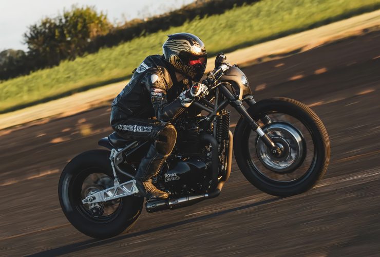 Royal Enfield auf der Wheels & Waves 2025: Custom-Kultur, Rennsport und Goa-Reise 75 Royal Enfield Samurai Wheels and Waves 1