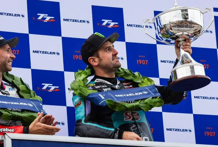 Michael Dunlop becomes the most successful TT rider of all time 63 art header jpg 06c422ab