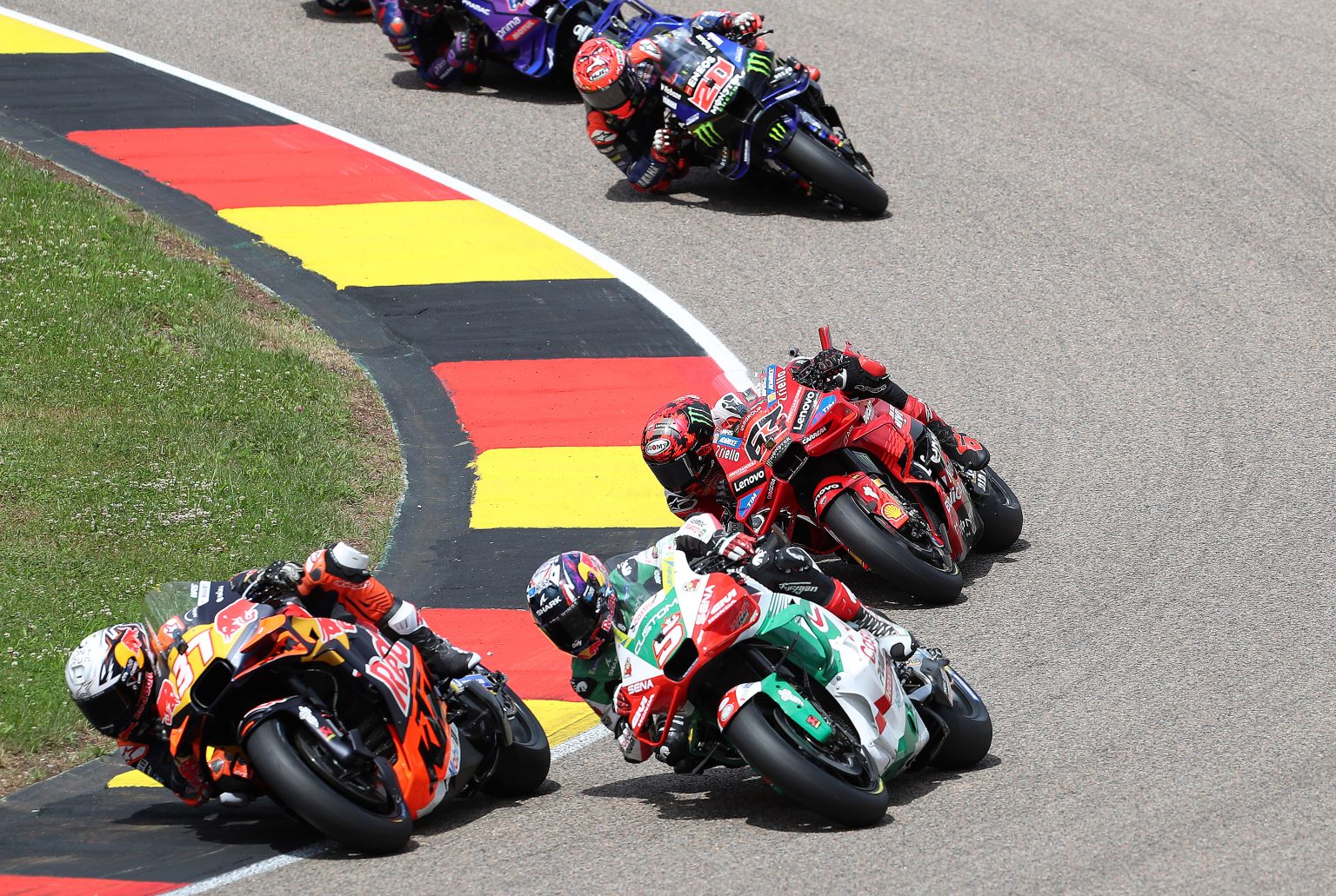 MotoGP Sachsenring 2025: Marc Marquez wins convincingly in a festival of crashes – record attendance and new prospects for the track MotoGP Sachsenring 2025