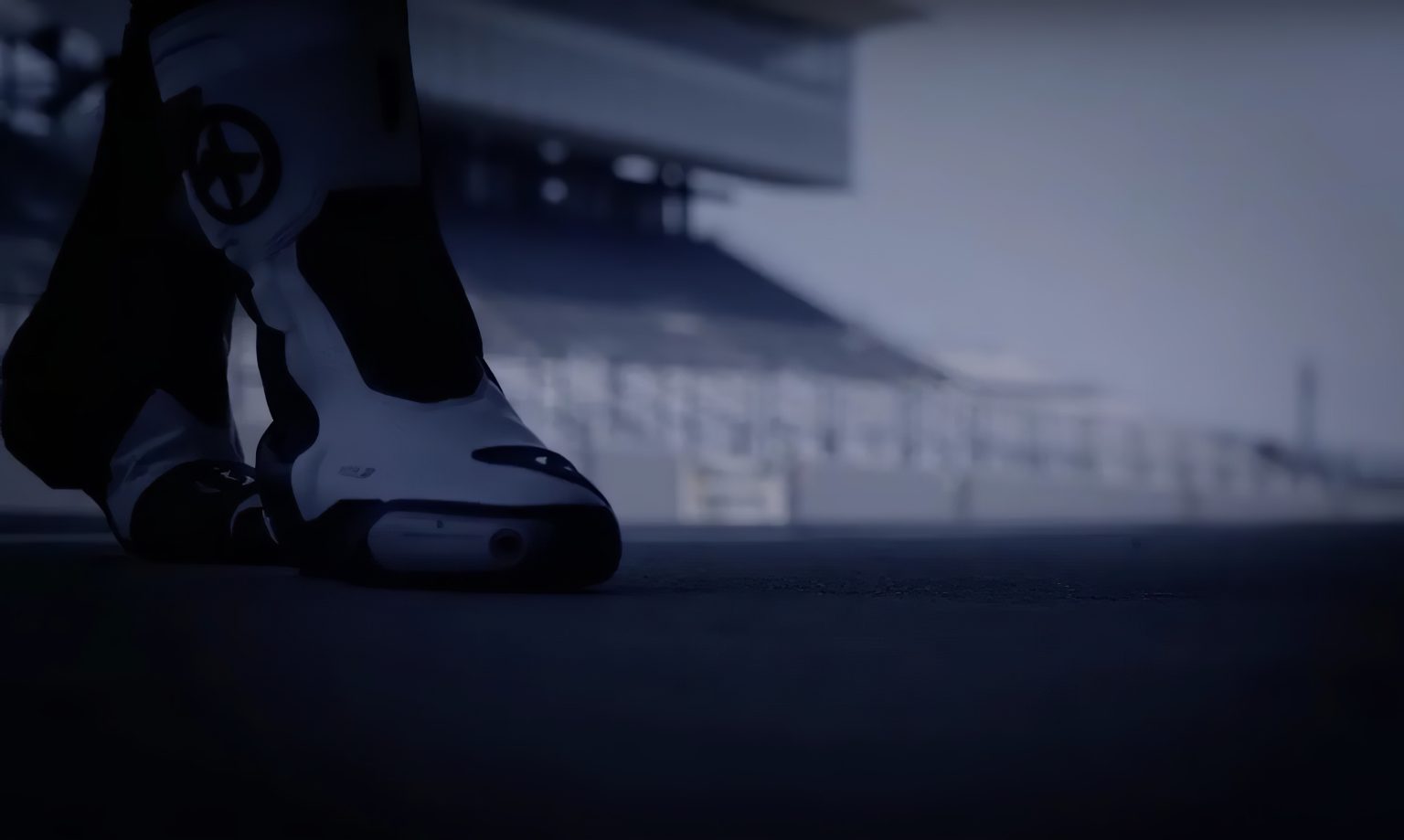 Is the Suzuki GSX-R1000 making a comeback? Teaser for 40th anniversary sparks speculation Suzuki Gixxer Geruechte 1