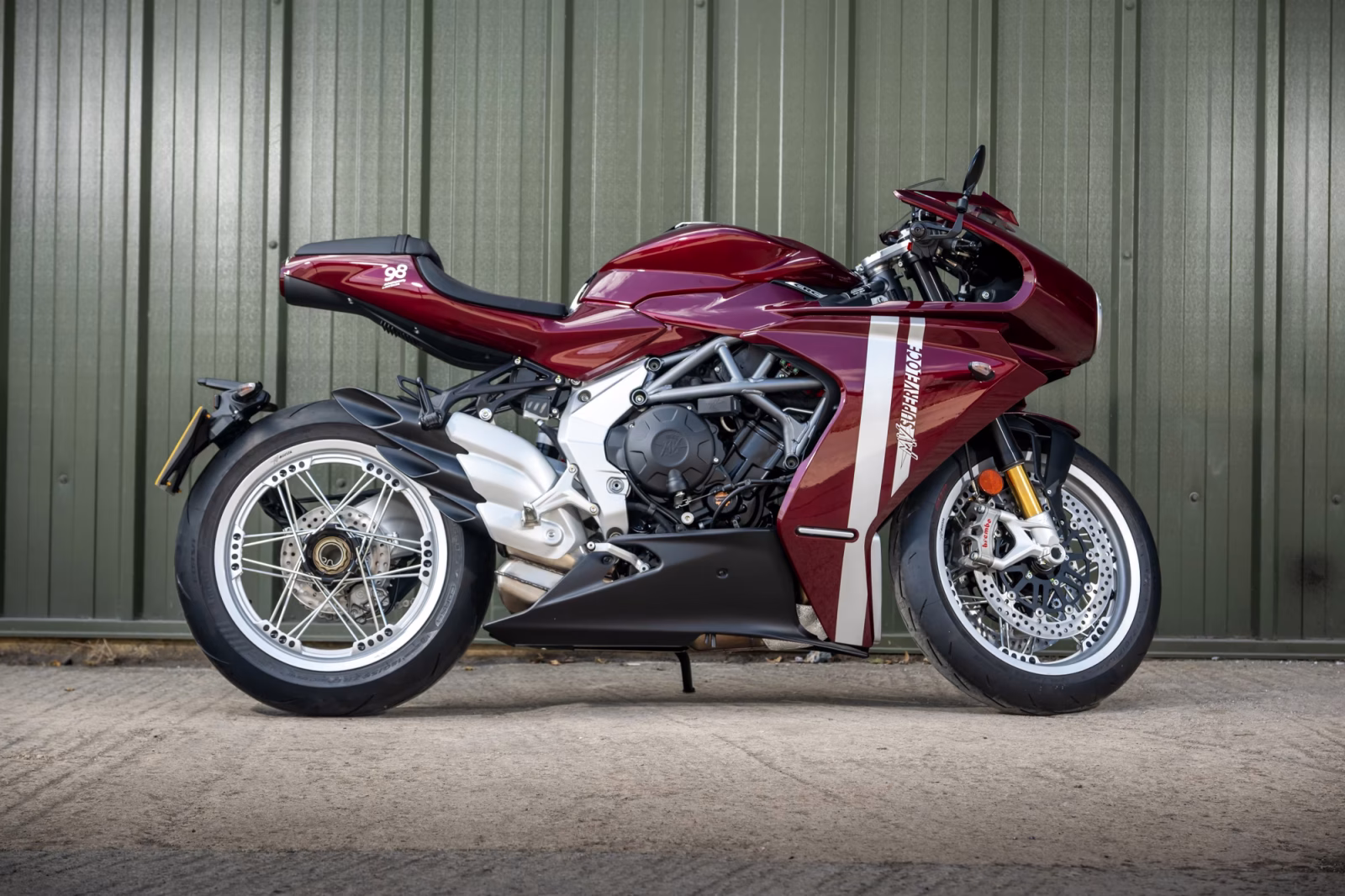 MV Agusta Superveloce 98 Limited Edition: A tribute to history with modern performance 25 Versteigerung Superveloce 98 Limited Edition