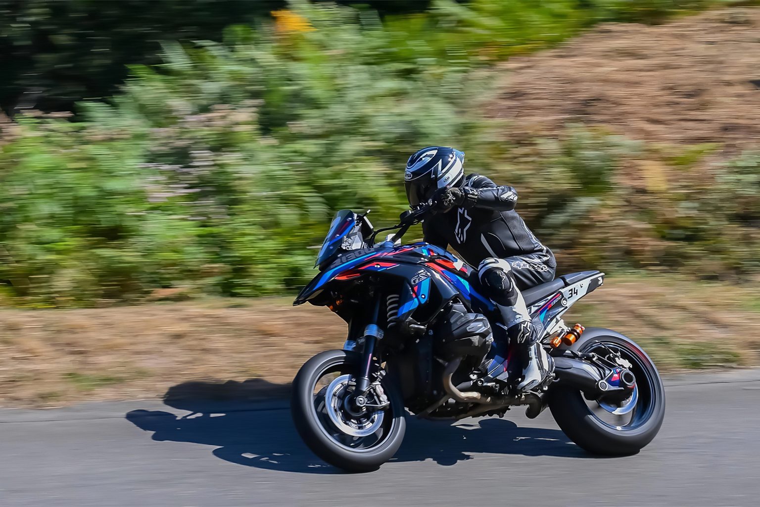 BMW M 1300 GS erwischt: 21-Zoll-Rad macht aus der GS ein Sportgerät BMW M 1300 GS Bergrennen 1 1