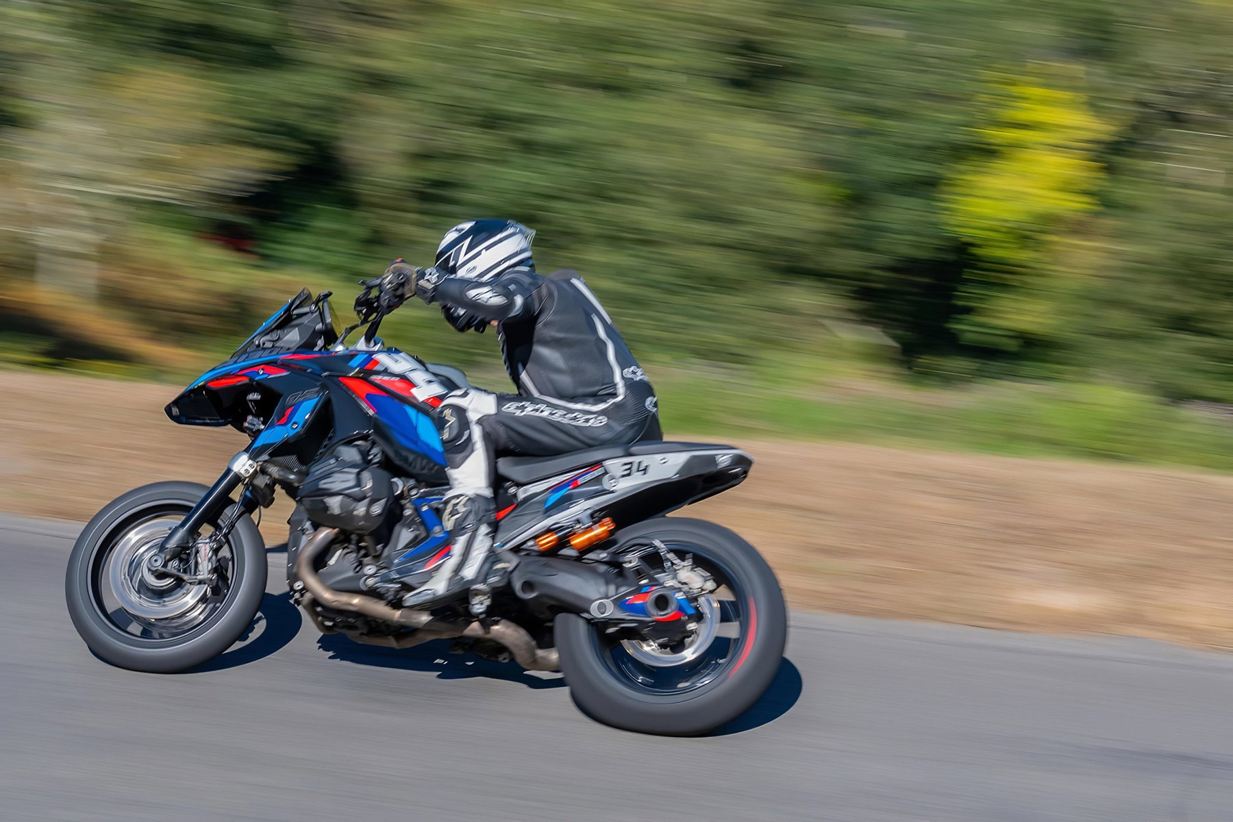 BMW M 1300 GS erwischt: 21-Zoll-Rad macht aus der GS ein Sportgerät 1 BMW M 1300 GS