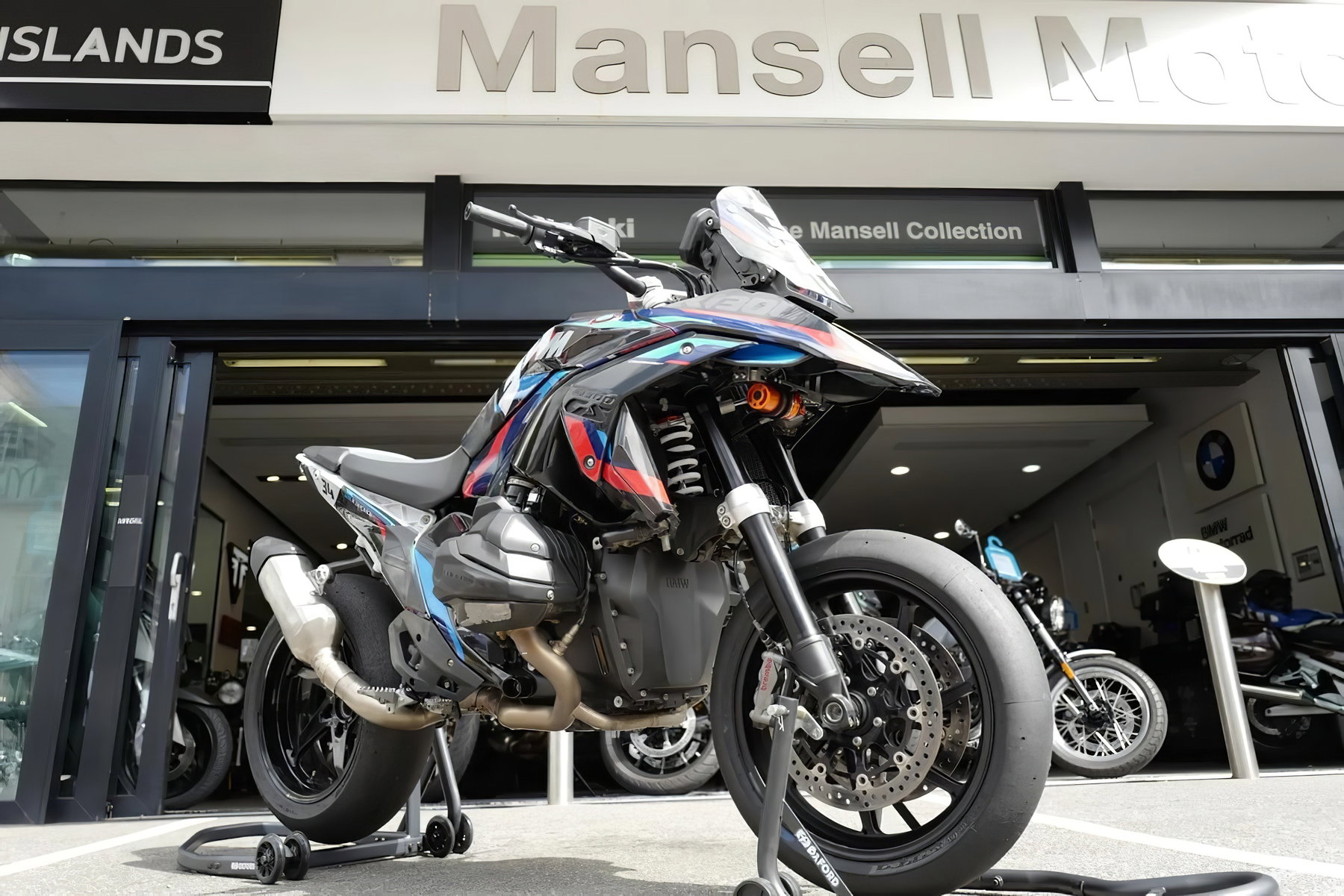 BMW M 1300 GS erwischt: 21-Zoll-Rad macht aus der GS ein Sportgerät 5 BMW M 1300 GS