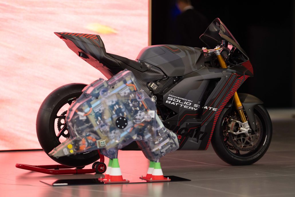 Ducati V21L: Prototyp mit Festkörperbatterien soll nächste Stufe der Elektromobilität markieren DUCATI V21L 02 UC843532 High
