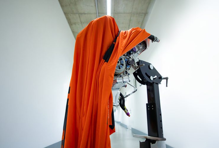 KTM gibt Ausblick auf die MotoGP-Zukunft: Erstes 850cc-Triebwerk getestet 54 2027 KTM 850cc MotoGP engine kl