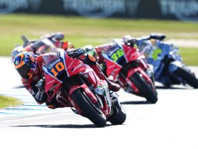 MotoGP Phillip Island 2024: Aprilia-Doppelsieg im Sprint, Zeitplanänderung wegen Wind und ungewöhnliche Zwischenfälle 51 MotoGPPhillipIsland2025