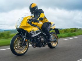 Yamaha XSR900 GP 2026: Limited Kenny Roberts Edition in Legend Yellow 103 Yamaha XSR900 GP Kenny Roberts Edition 2026 3 1 1