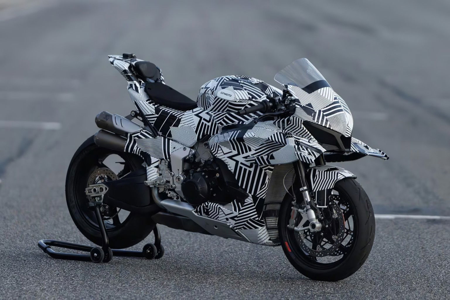 CFMoto übernimmt Kalex: Moto2-Dominanz gesichert, MotoGP-Einstieg nur Spekulation CFMoto V4 SR RR 4 1