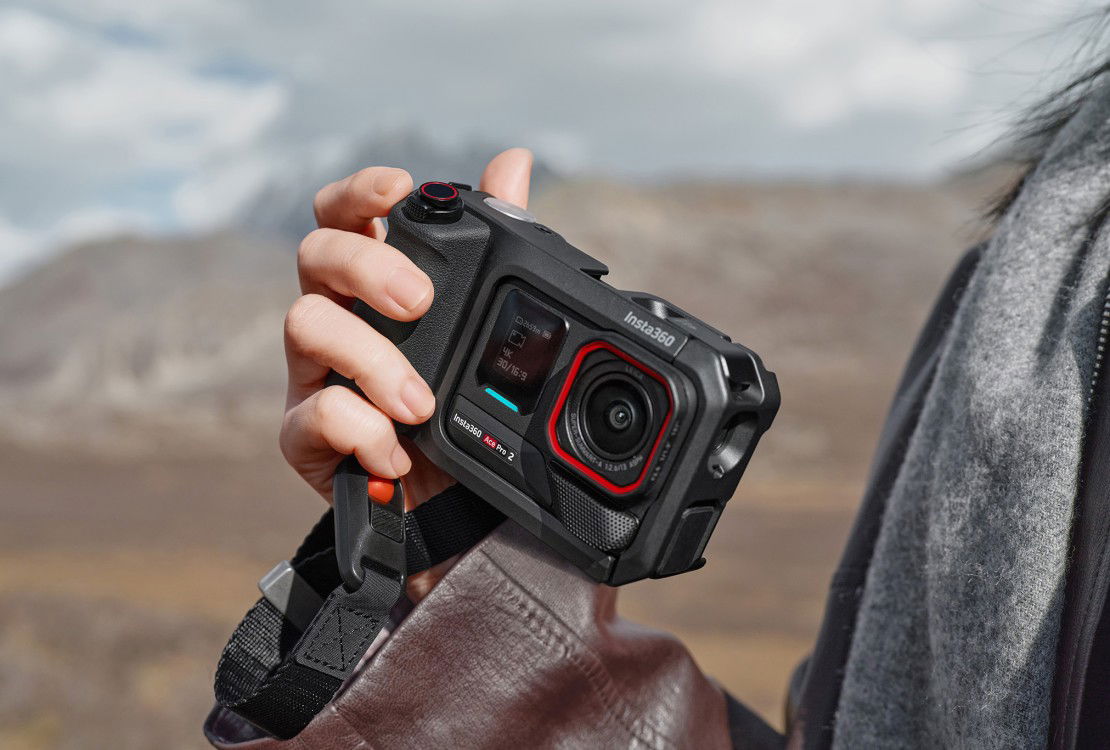 Camera with Xplorer Grip Pro Kit in hand 4