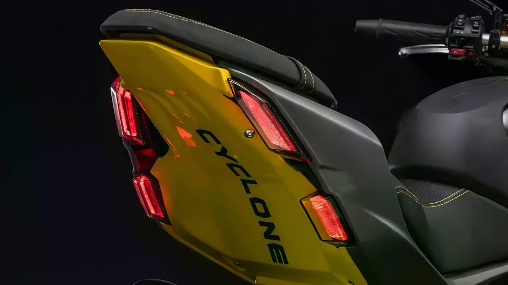 Cyclone RA1000: Power-Cruiser mit Aprilia-V2 geht nach langer Wartezeit in Serie 2 Cyclone RA1000 1 1