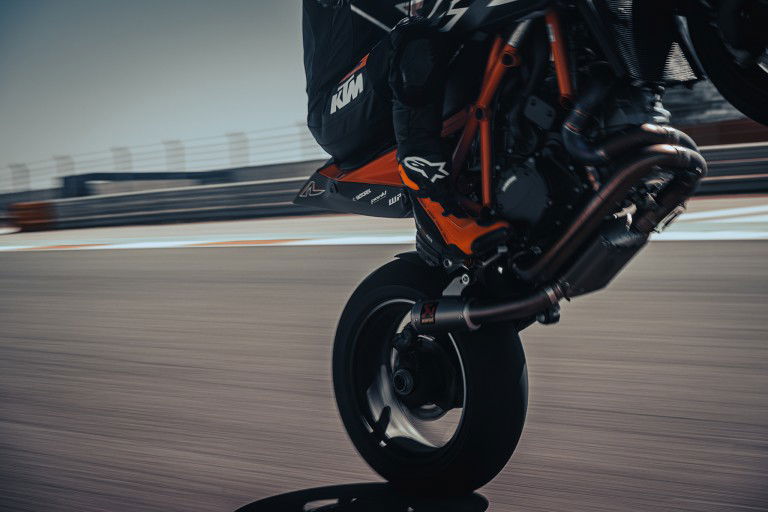 KTM 1290 SUPER DUKE RR 2023 10
