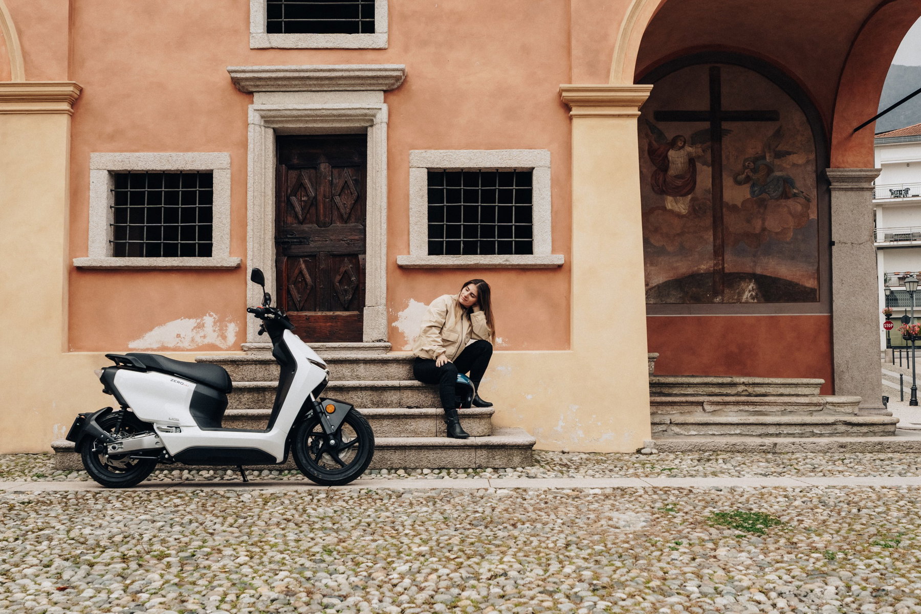 Zero LS1 im urbanen Umfeld mit Fahrer
