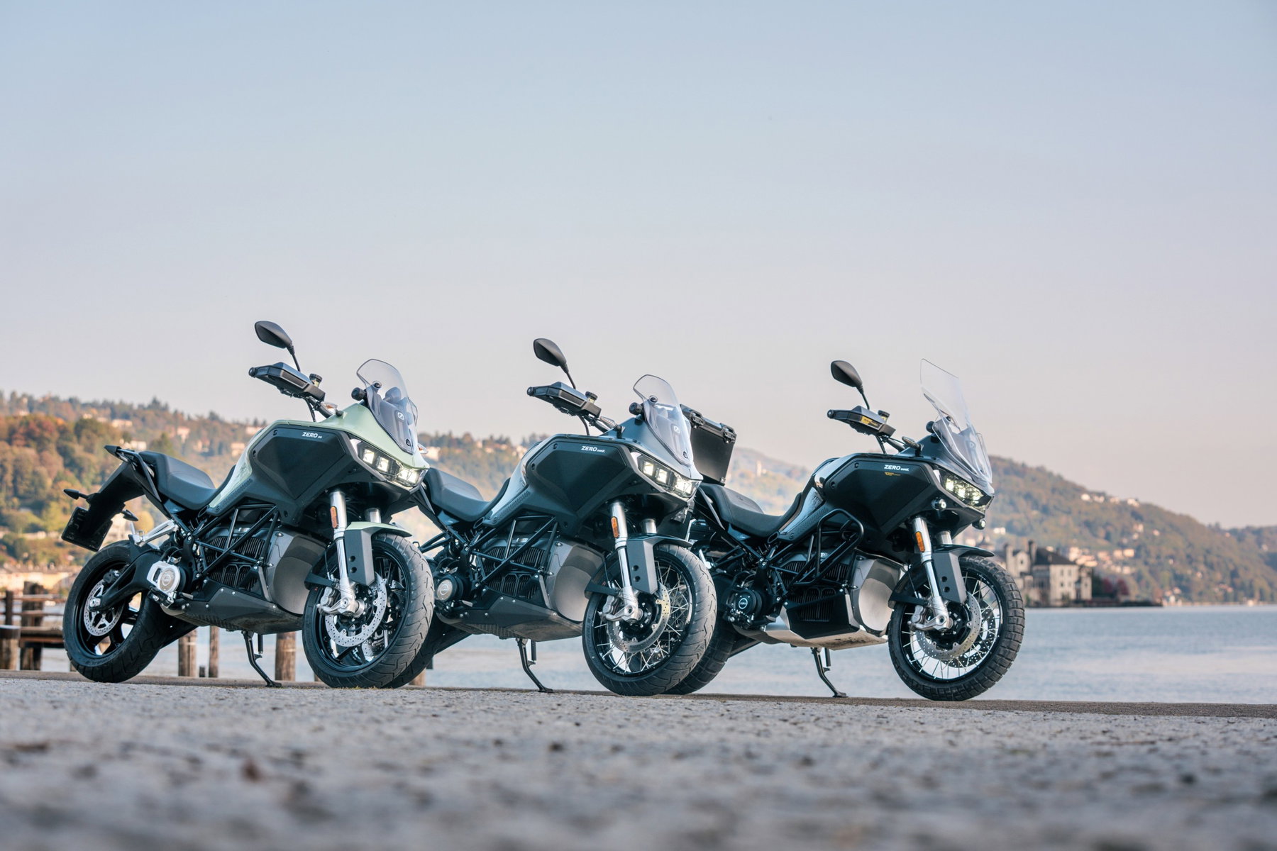 Zero Motorcycles bringt CCS: Auch Modelle ab 2022 lassen sich nachrüsten 7 Zero DS und Zero DSR/X