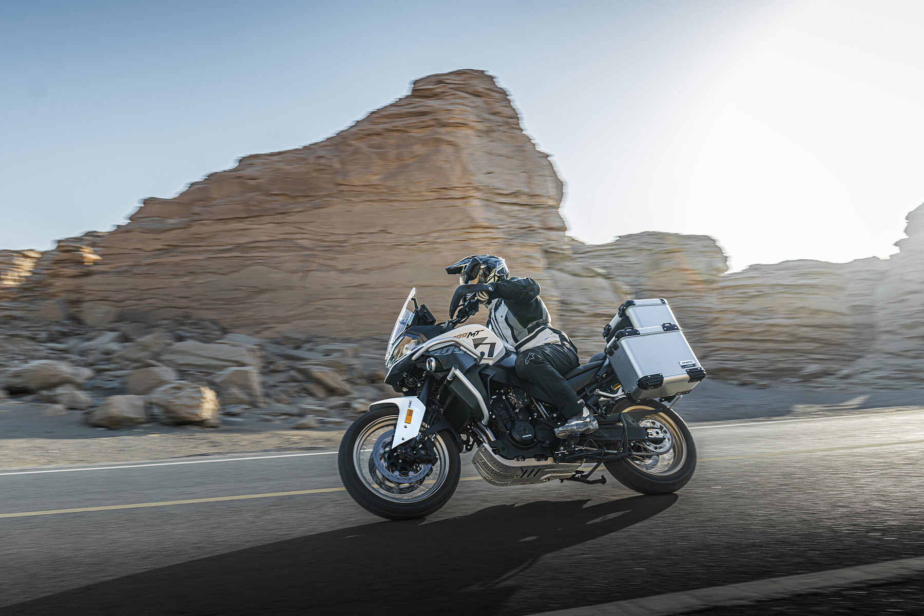 CFMOTO 800MT-ES kommt ab 10.999 Euro: elektronisches Fahrwerk serienmäßig 7 CFMOTO 800MT-ES 2026