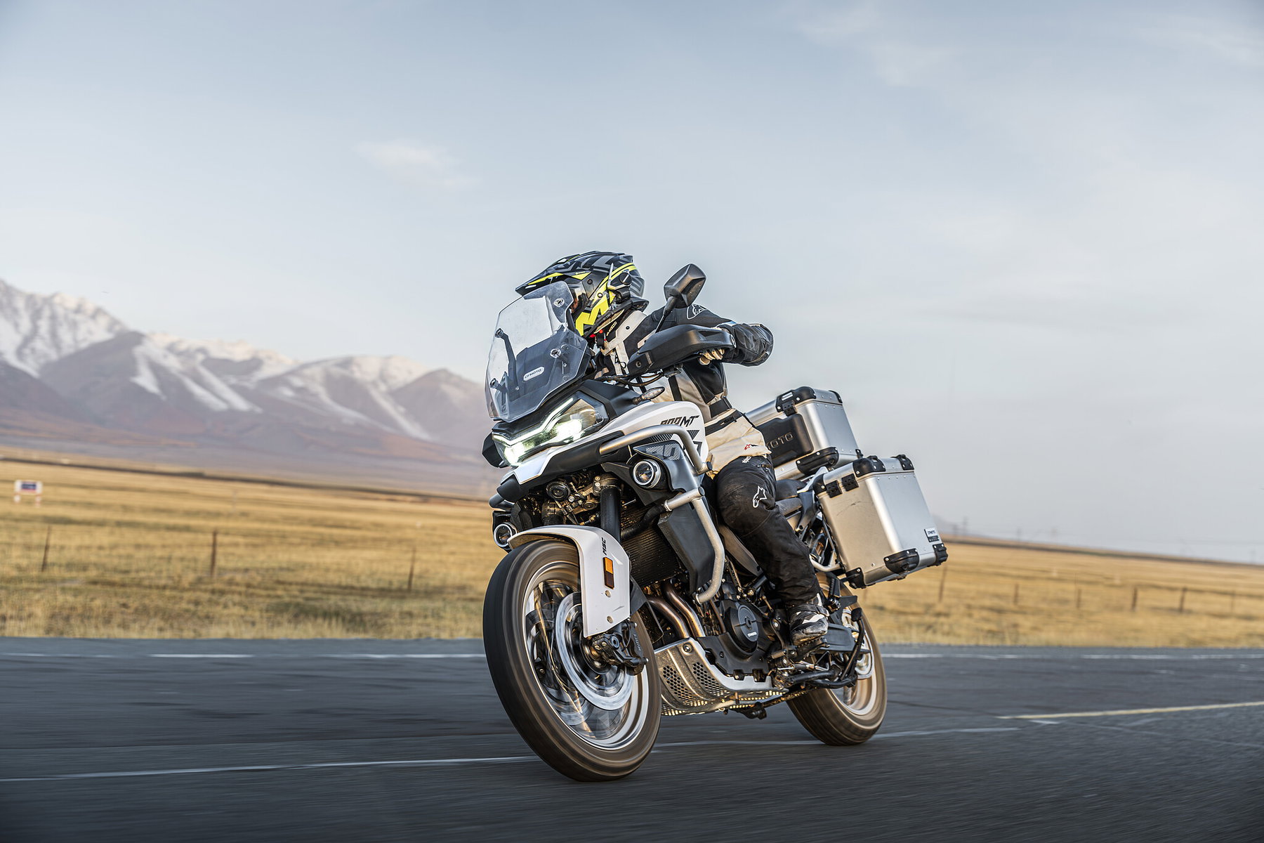 CFMOTO 800MT-ES kommt ab 10.999 Euro: elektronisches Fahrwerk serienmäßig 3 CFMOTO 800MT-ES 2026 Detailansicht