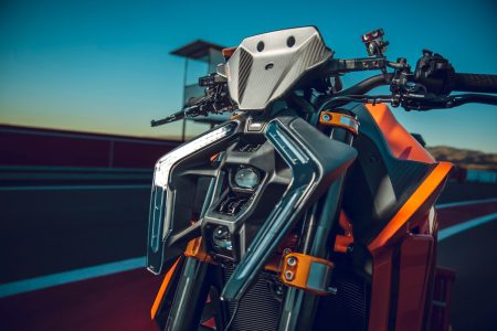 574344 MY24 MY26 KTM 1390 SUPER DUKE R EVO 01 STATIC IMAGES PARTS DETAILS