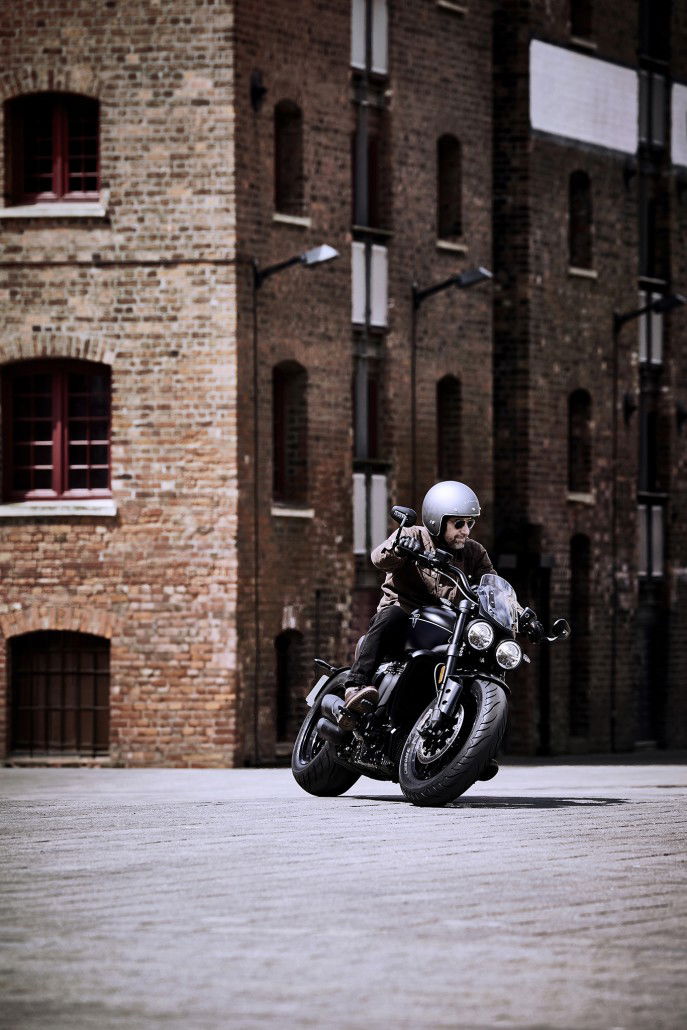 Avon erneuert Cobra Chrome Reifenpalette und bringt Whitewall Varianten 2026 zurück 3 Avon Cobra Chrome Whitewall 1