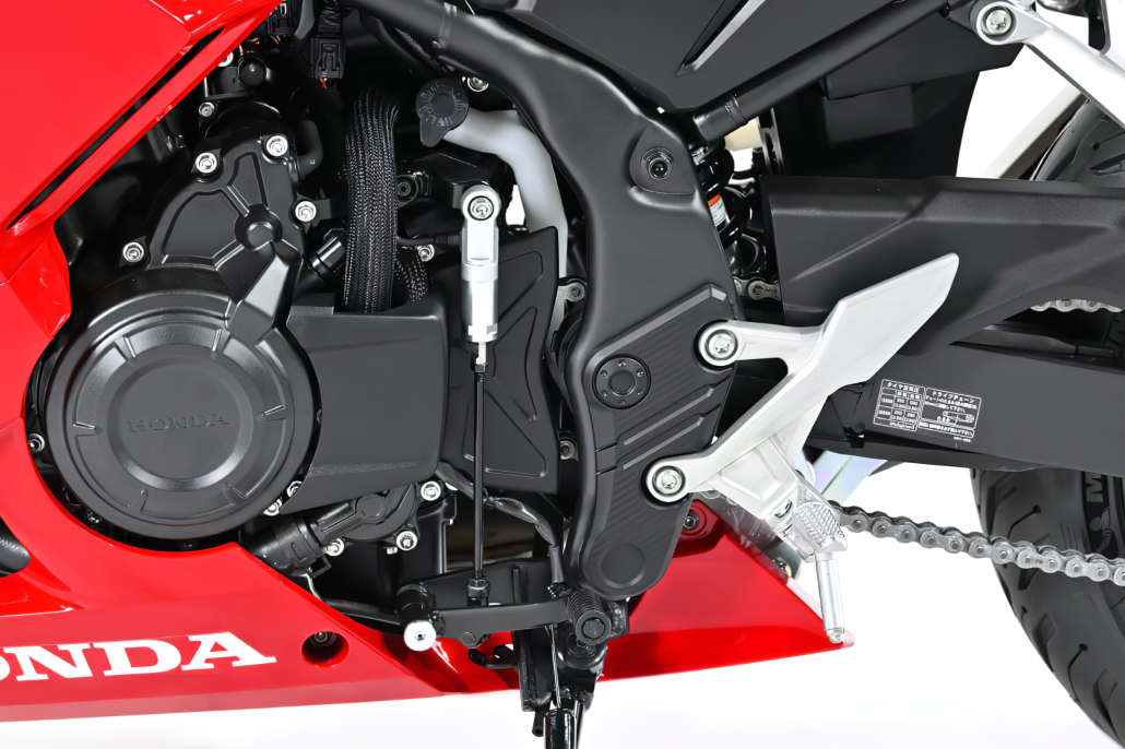 Honda CBR400R mit E-Clutch: Erstes 400er-Modell mit automatischer Kupplung 2 Honda CBR400R E Clutch 6 1