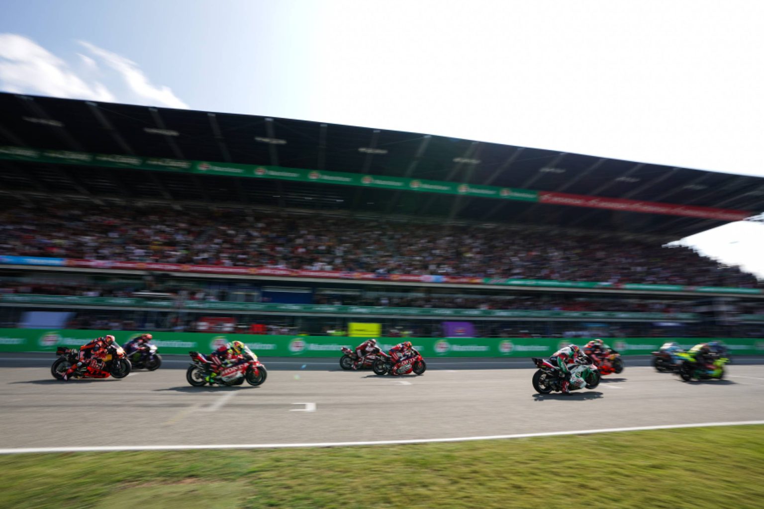 MotoGP-Rennen in Doha wackelt: Ezpeleta räumt Probleme ein MotoGP Thailand GP Buriram 2026 Honda Luca Marini 04