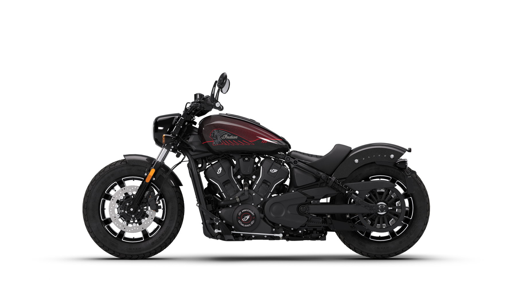 Indian Scout Bobber 125th Anniversary im Seitenprofil von links