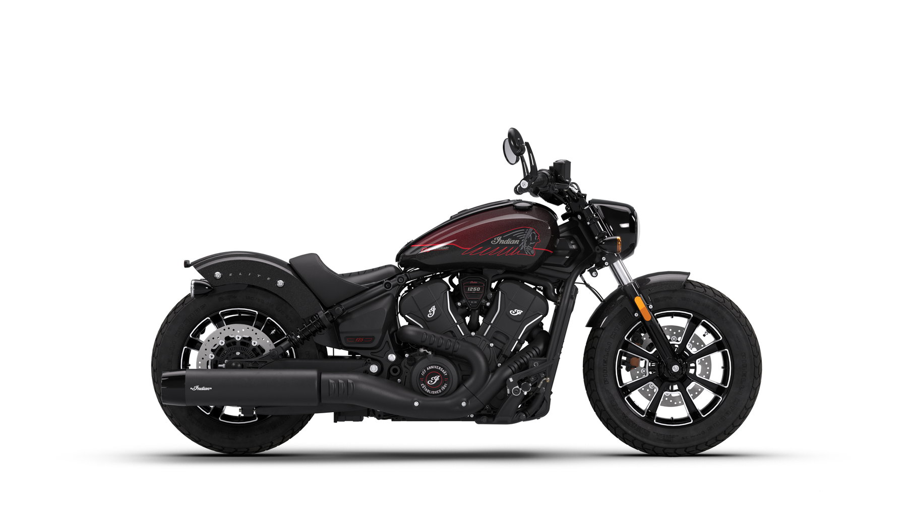Indian Scout Bobber 125th Anniversary im Seitenprofil von rechts