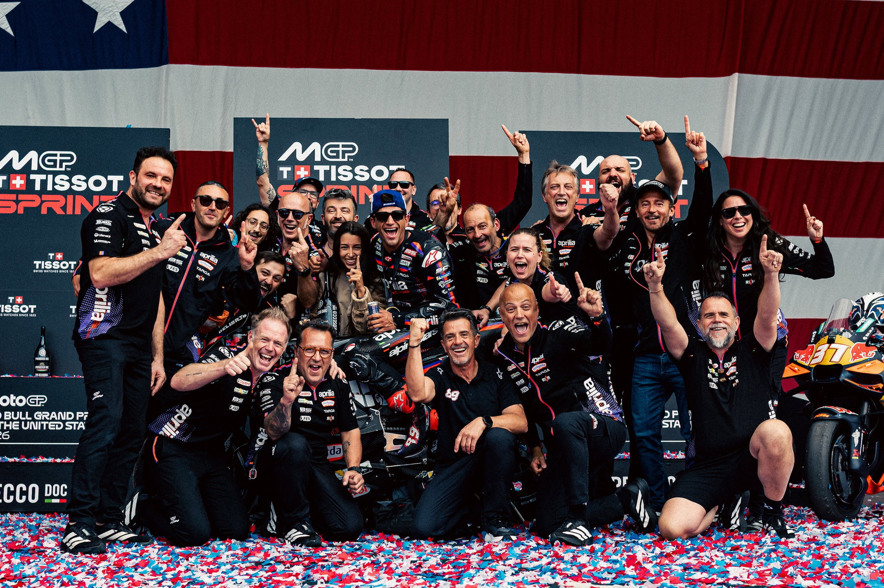 Aprilia Racing Team feiert Sprint-Ergebnis mit Konfetti – MotoGP Americas GP COTA 2026