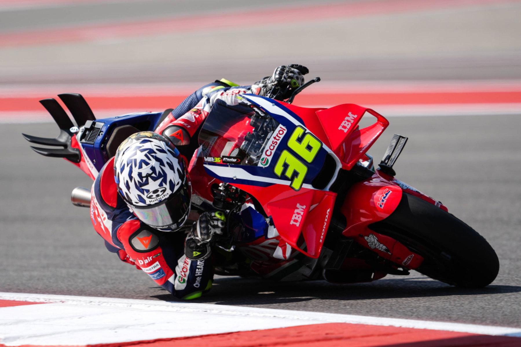 Joan Mir Nummer 36 auf der Honda RC213V in tiefer Schräglage Nahaufnahme – MotoGP Americas GP COTA 2026