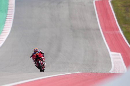 Luca Marini Nummer 10 auf der Honda RC213V Weitwinkel auf der Strecke – MotoGP Americas GP COTA 2026