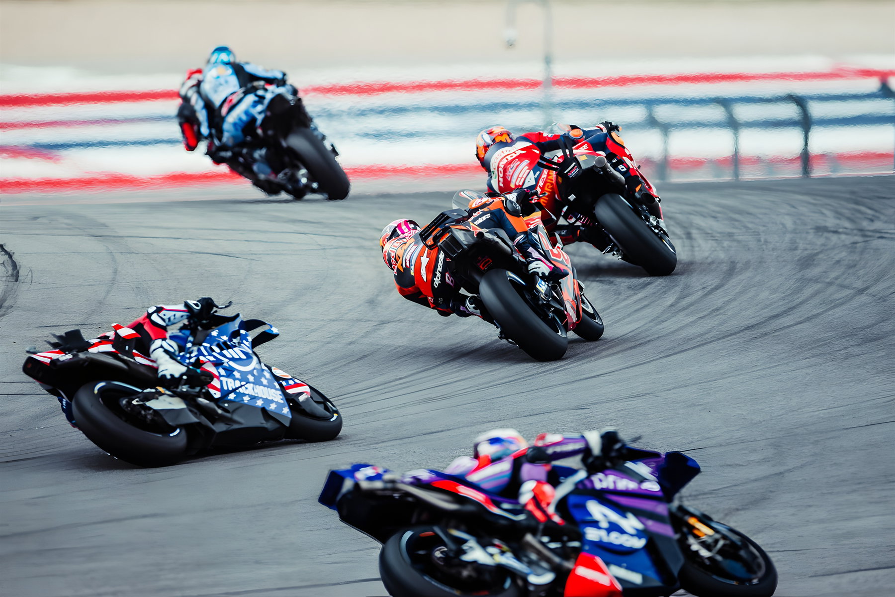 MotoGP 2027: Honda holt David Alonso, Holgado geht zu Gresini Ducati 2 Enea Bastianini auf der Red Bull KTM Tech3 RC16 auf der Strecke in Austin – MotoGP Americas GP COTA 2026