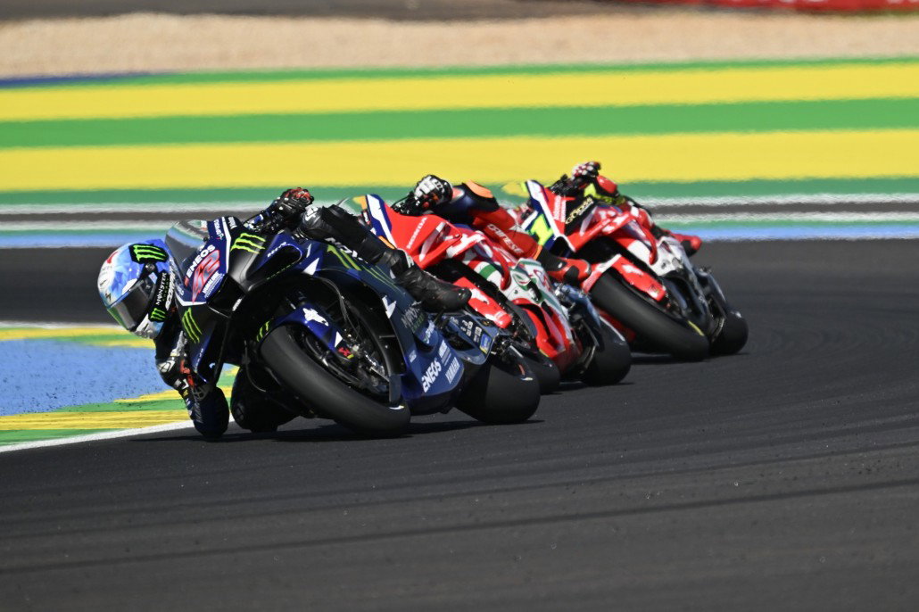 MotoGP-Saison 2026: Marquez kämpft, Aprilia dominiert und die Zukunft gehört Pirelli 3 Fabio Quartararo auf der Yamaha YZR-M1 in Schräglage im Rennduell – MotoGP Brasilien GP Goiânia 2026