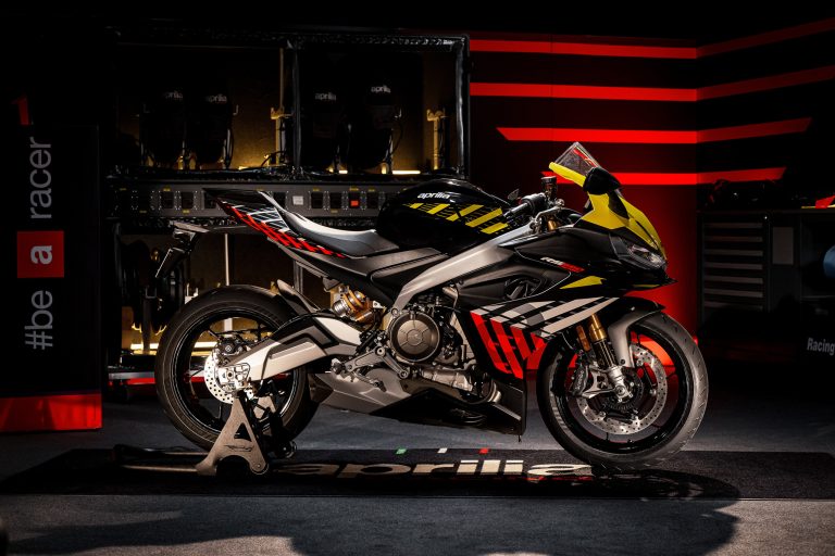 aprilia rs 660 factory 01