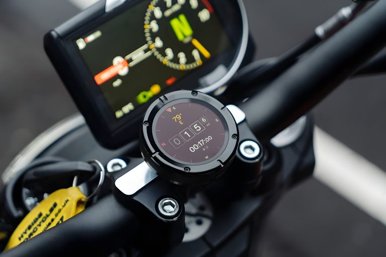 beeline moto ii classic 2026 cockpit kompass 01