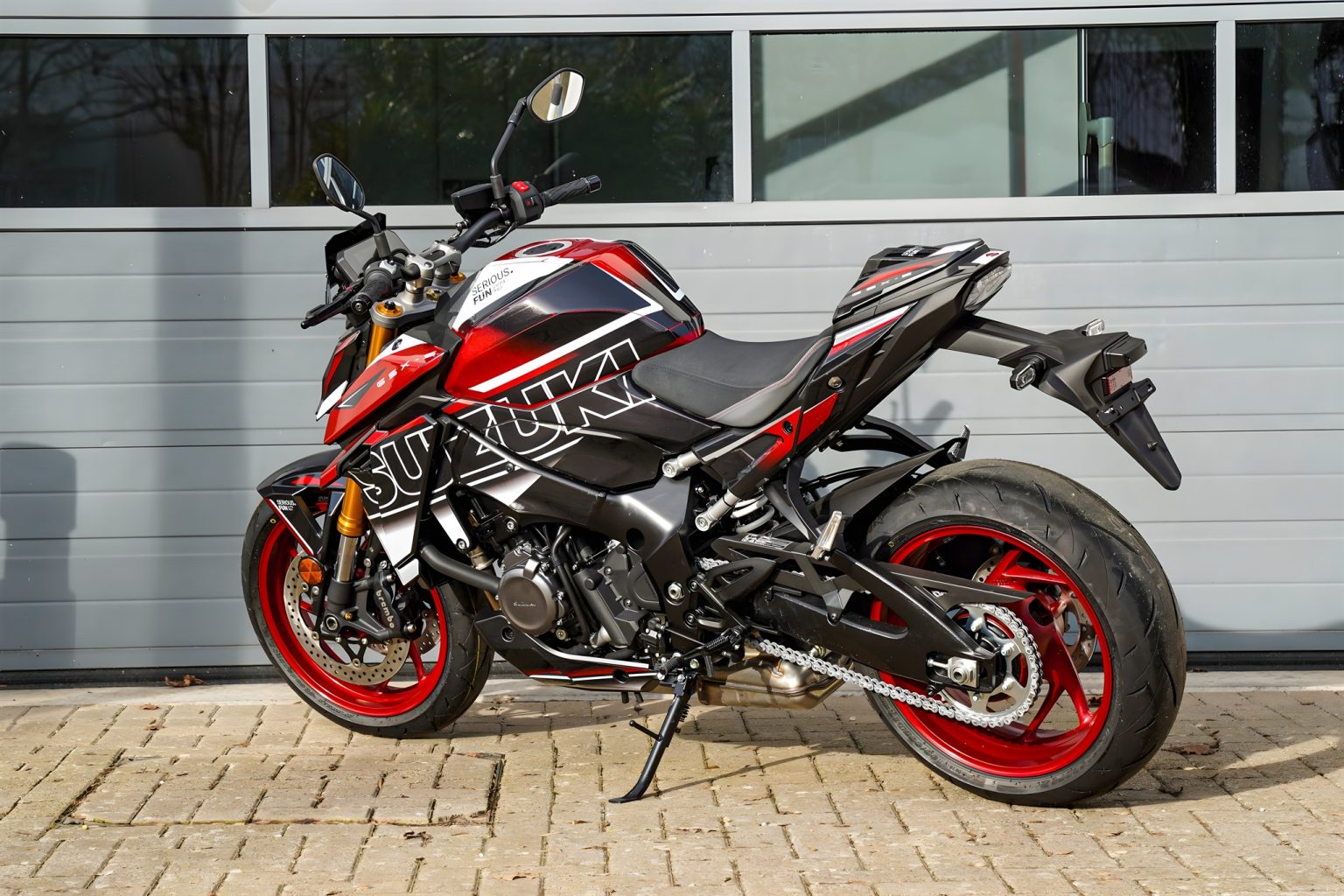 Suzuki GSX-S1000 and GSX-8S: New Graphics Kits Add Color to the Naked Bike Lineup suzuki gsx s1000 gsx 8s grafik kit 2026 02